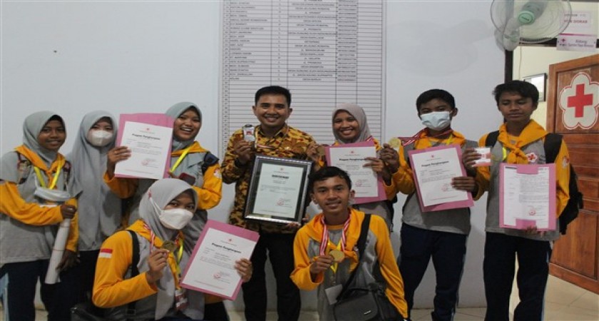 PMR WIRA MAN Sampang Menorehkan Prestasi di Ajang Persaudaraan Remaja Sigap (APRESIASI) PMR Tingkat WIRA PMI Kab. Sampang