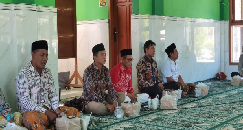 Pengajian Rutin MAN Sampang: Meneguhkan Iman, Memperkuat Silaturahmi, dan Membentuk Karakter